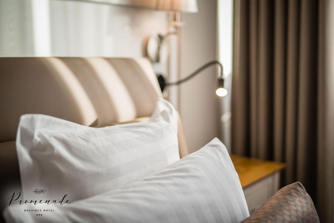 Hotel Residence Promenade Burgas Stad Buitenkant foto A pillow