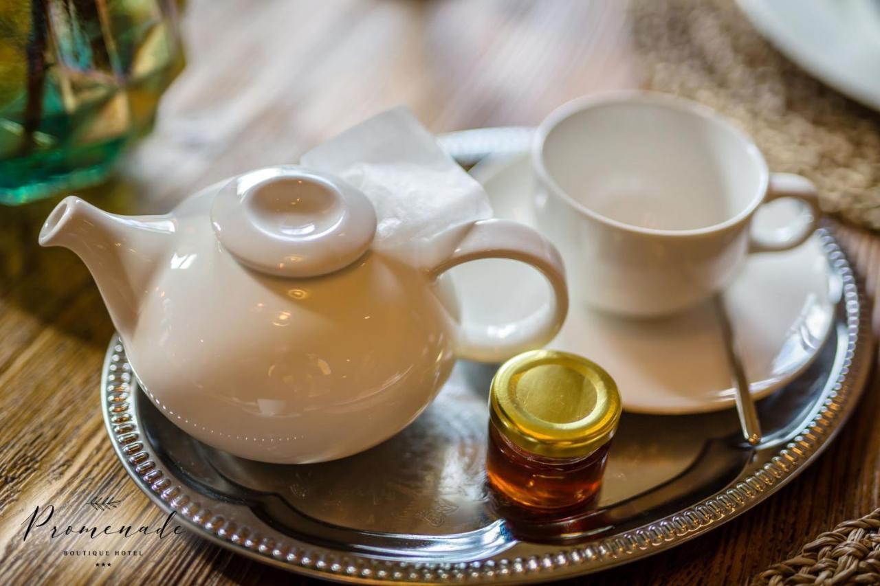 Hotel Residence Promenade Burgas Stad Buitenkant foto A tea set