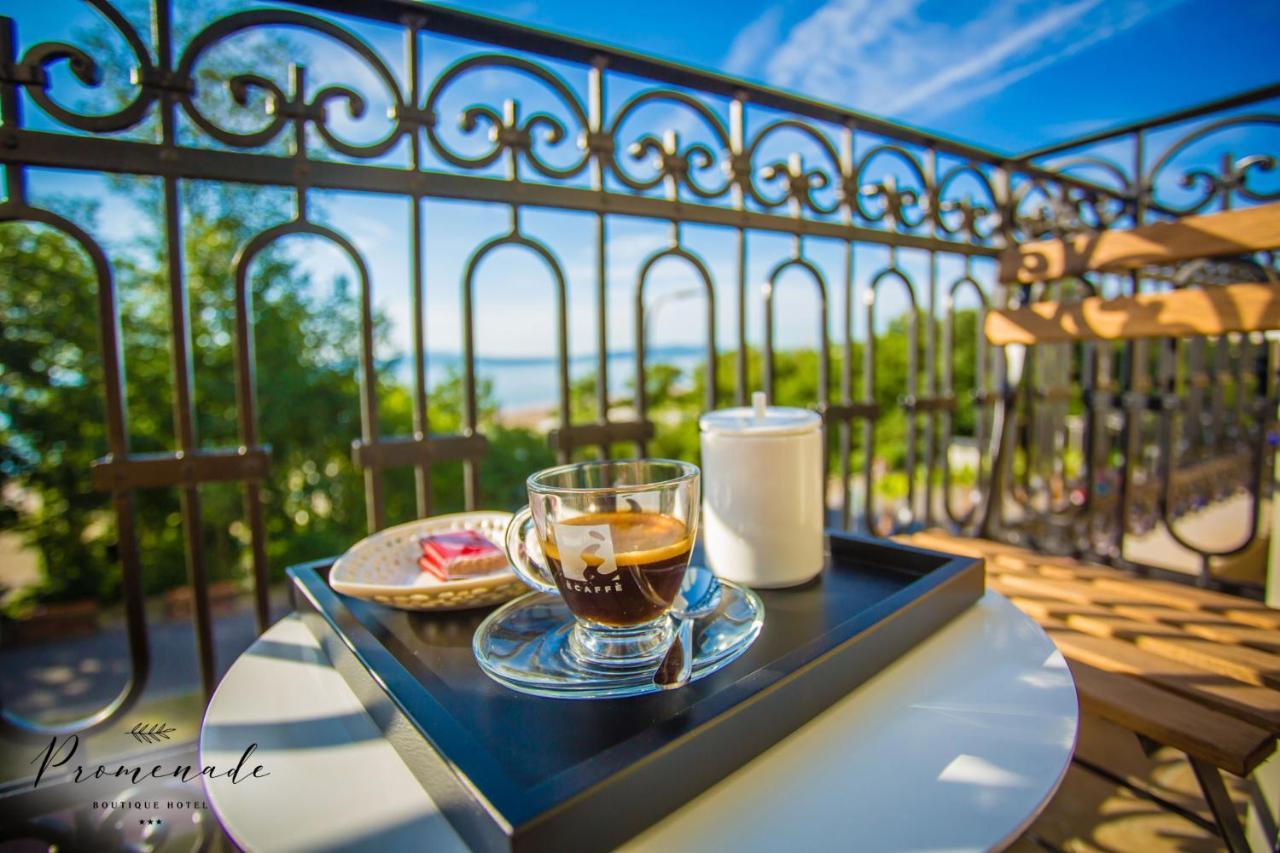 Hotel Residence Promenade Burgas Stad Buitenkant foto A cup of coffee