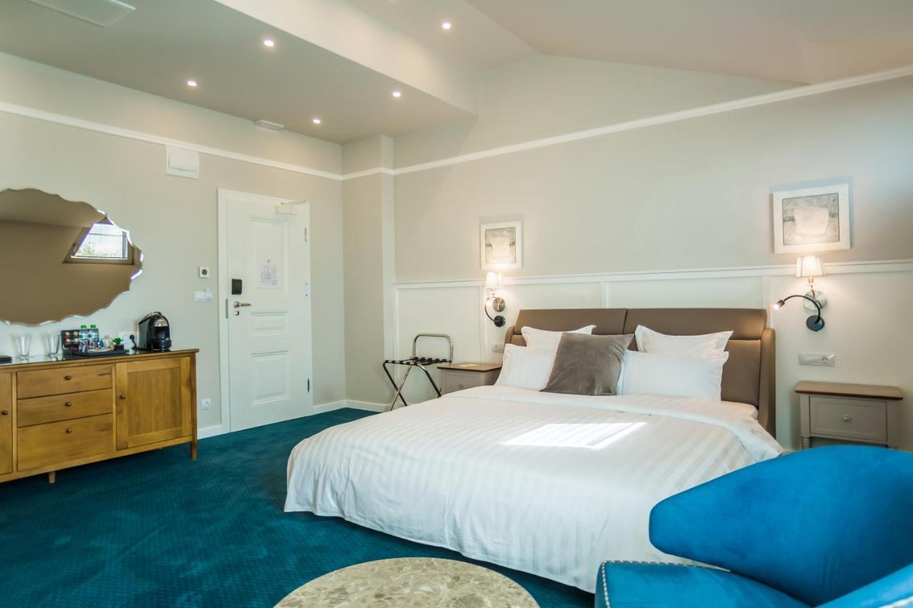 Hotel Residence Promenade Burgas Stad Buitenkant foto A room at the hotel