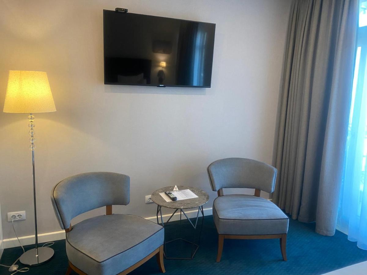 Hotel Residence Promenade Burgas Stad Buitenkant foto A room at the hotel