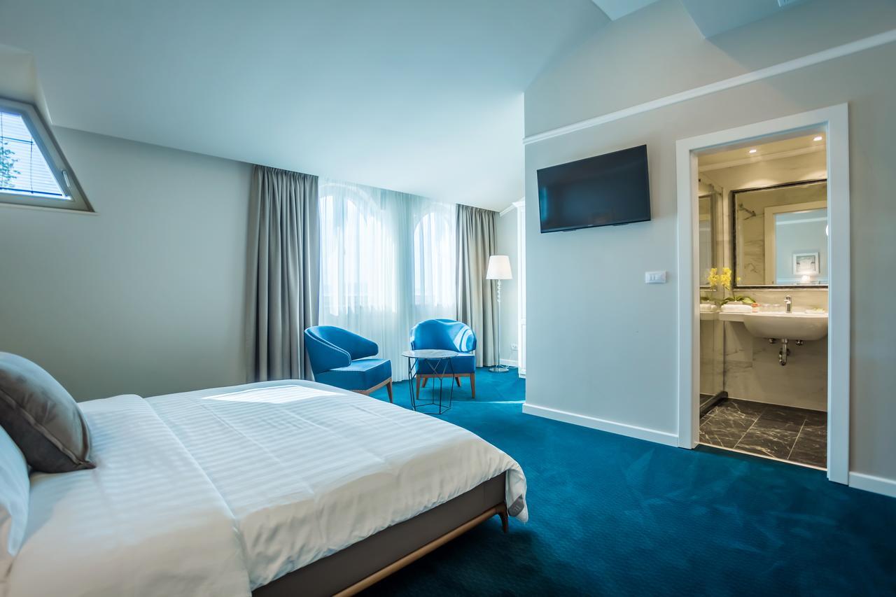 Hotel Residence Promenade Burgas Stad Buitenkant foto Deluxe room